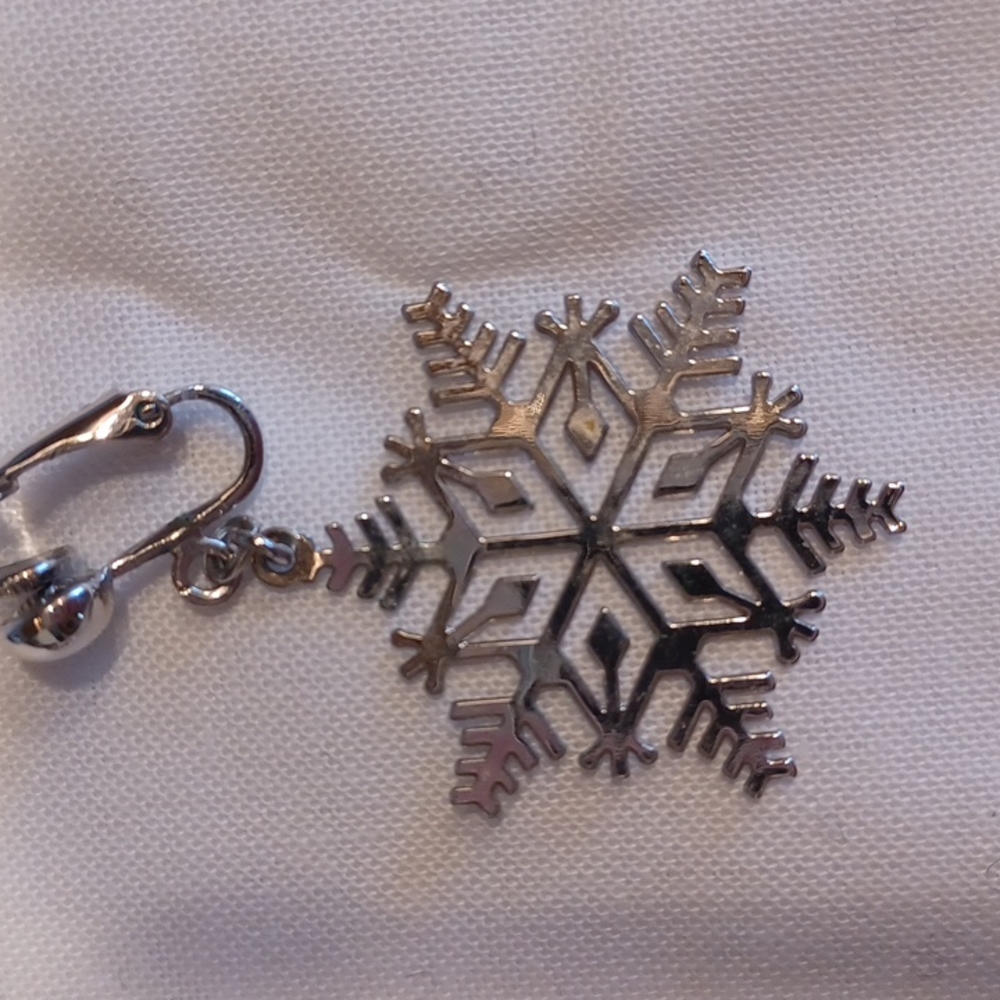 Snowflake Earrings - Picture 2 of 2